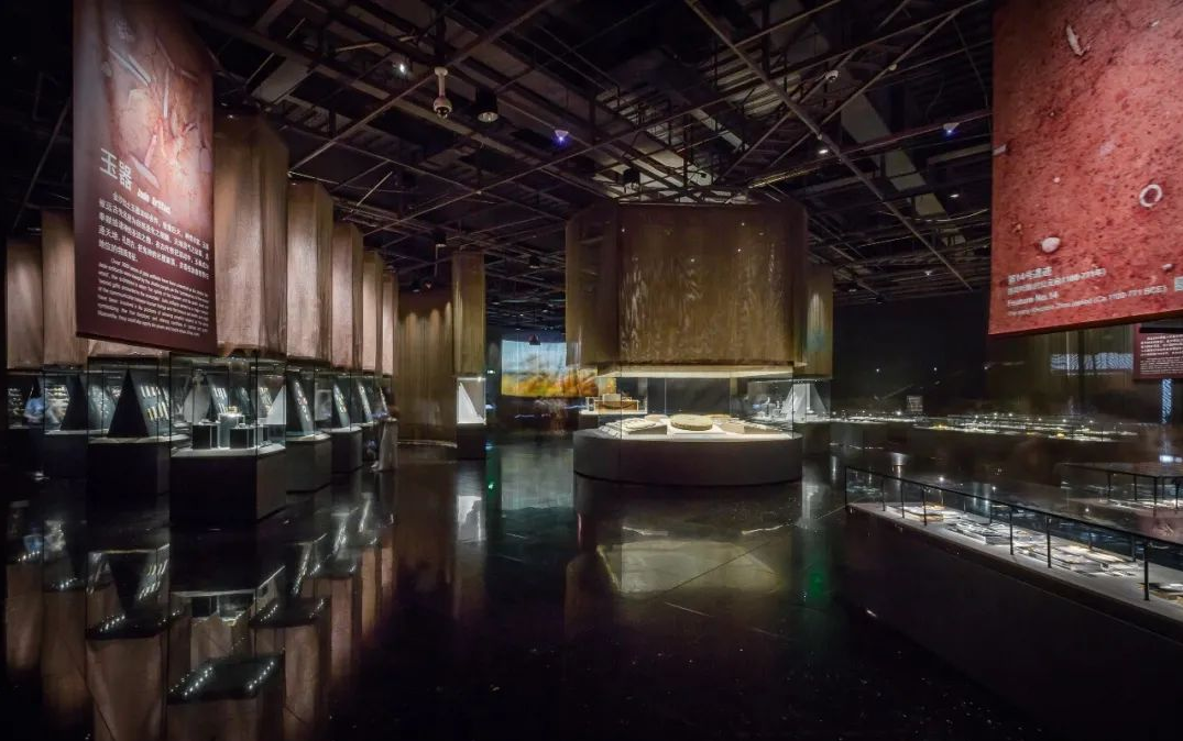 克里克對(duì)金沙遺址博物館第三展廳展柜玻璃、燈光、密封性、柜體結(jié)構(gòu)和安全性能進(jìn)行了全面升級(jí)
